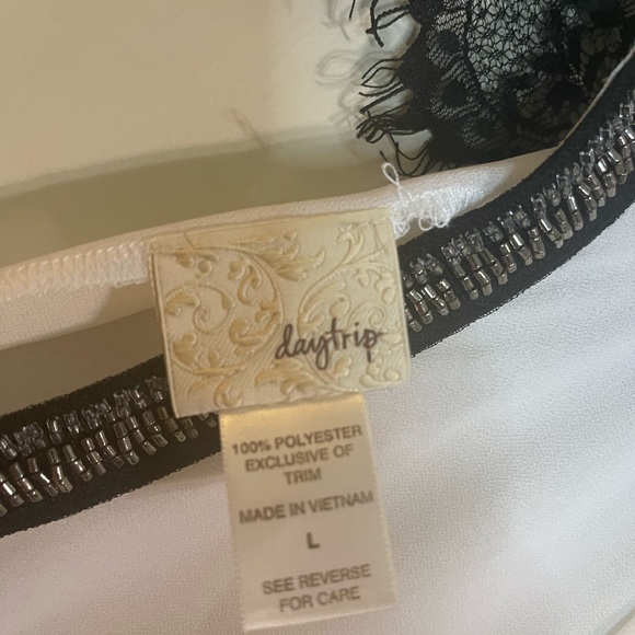 Day trip top. White with black detail.  Open back. Size large - Picture 4 of 5